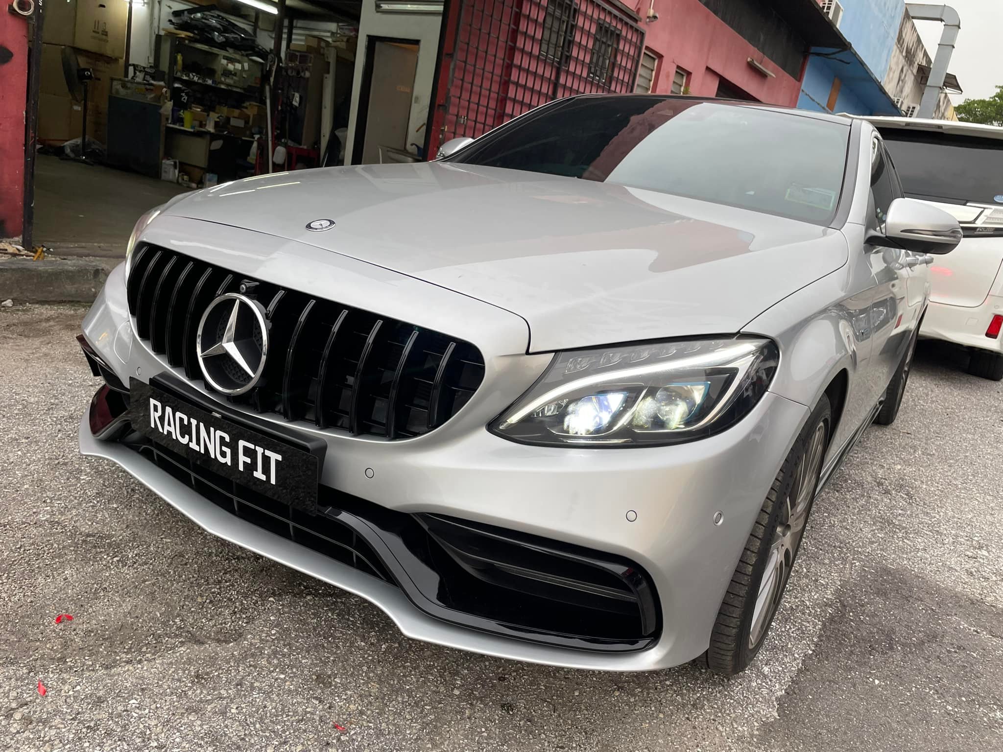 W205 C-Class C63S FACELIFT BODYKIT CONVERSION